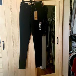 Levi’s 721 high-rise skinny jeans